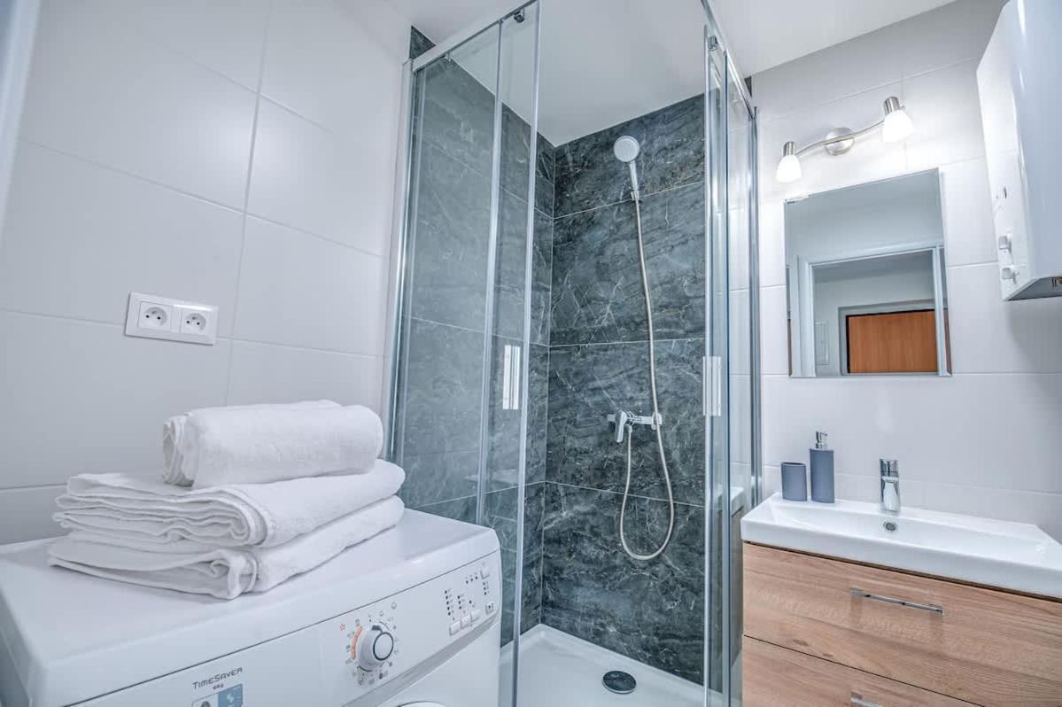 Nitra Castle Suite - Modern Elegance & Serenity Exterior photo